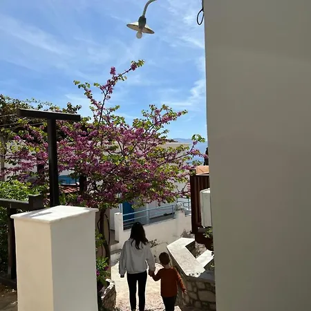 Apartment Luca's Chalki Town