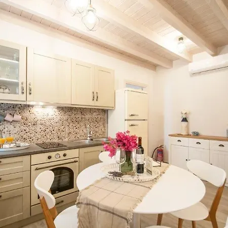 Luca's Apartment Chalki Town