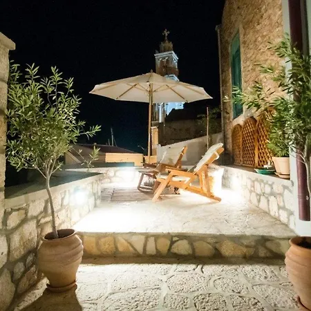 Luca's Χάλκη