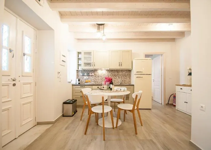 شقة Luca's Chalki Town