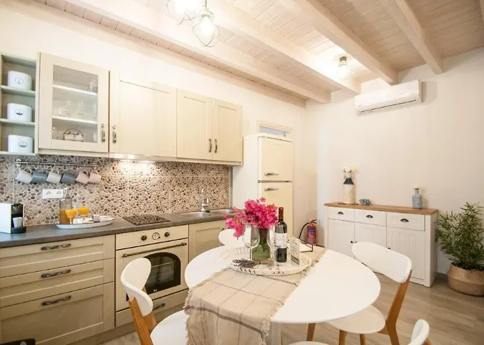 Luca's شقة Chalki Town